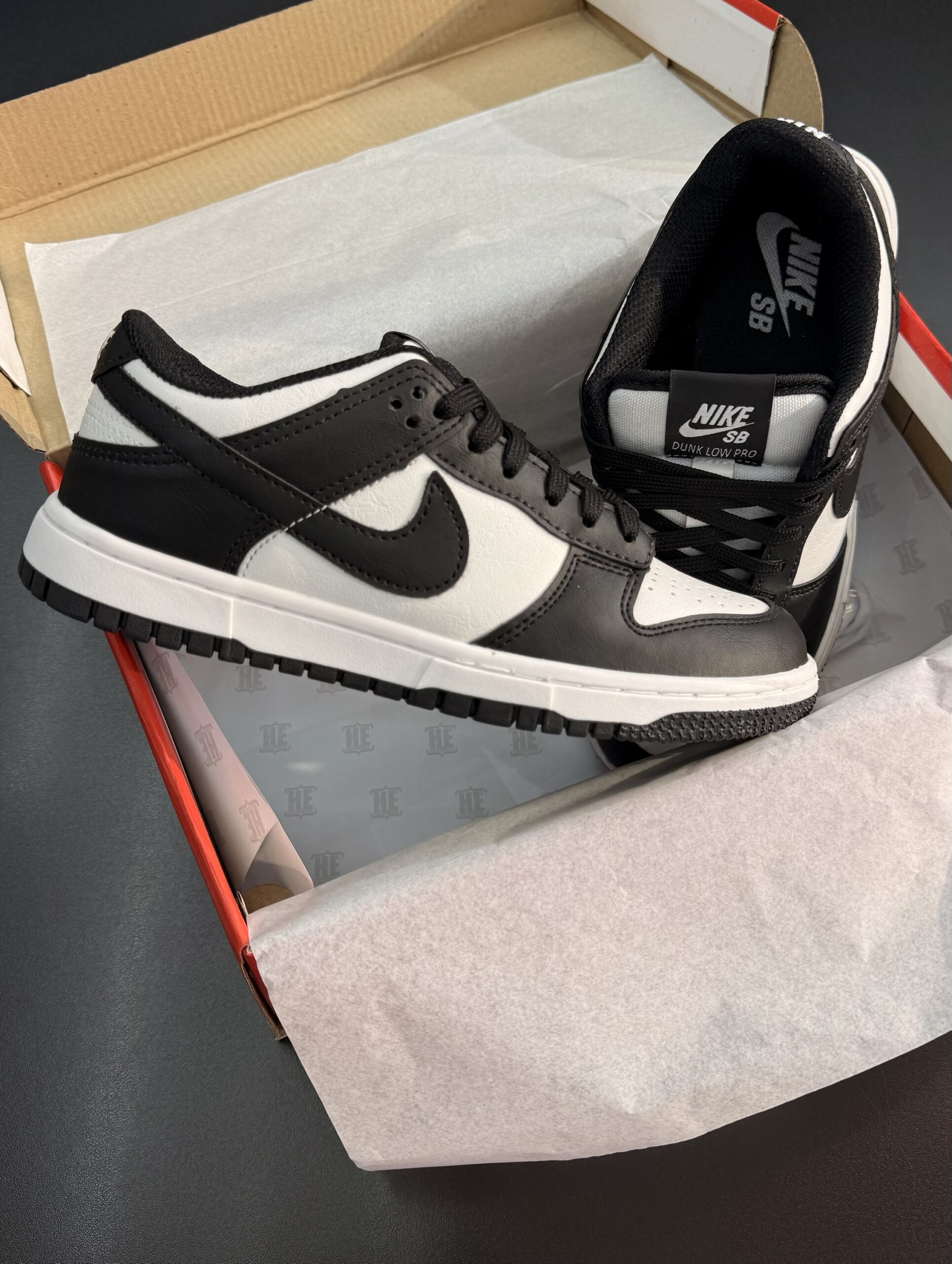 Dunk Low Panda Premium